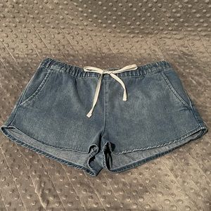 Roxy “Go to the Beach” denim shorts in dark blue wash, size small